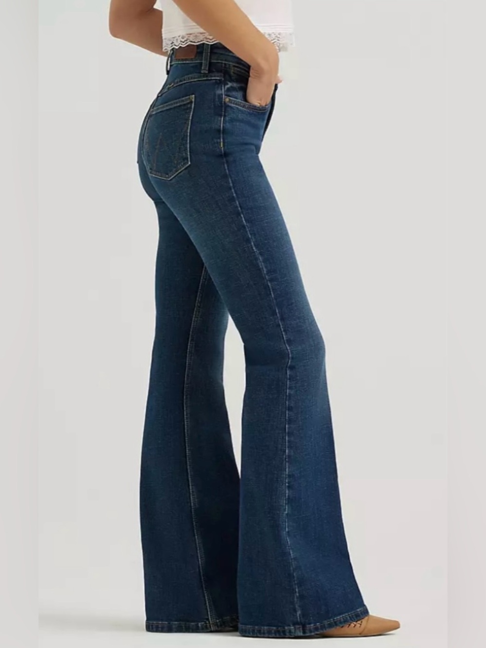 NWT! Wrangler High Rise Fierce Flare Jeans Western Cowgirl Denim